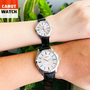 COUPLE V004L-7A-CAROTWATCH