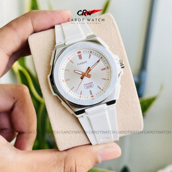 LWA-300H-7E-MAU-TRANG-CAROTWATCH